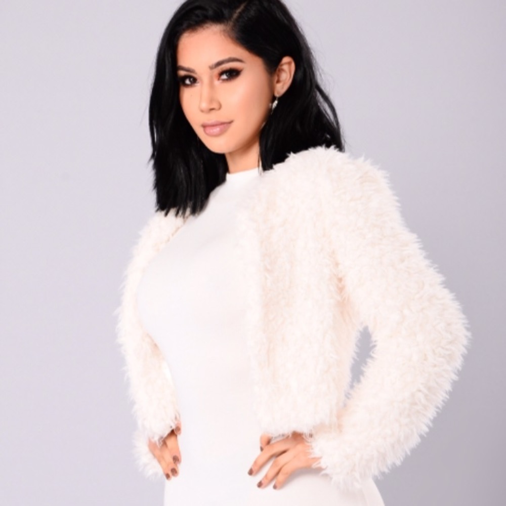 NEW FASHIONNOVA WHITE JACKET